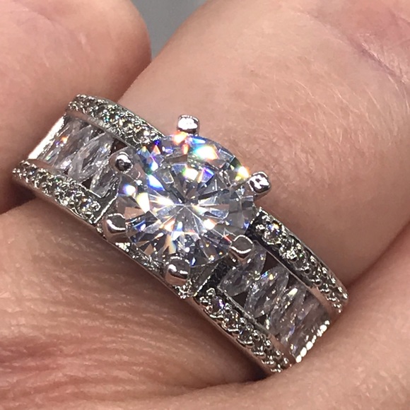 14kWhite Gold over 925 Diamond engagement ring - Picture 7 of 14